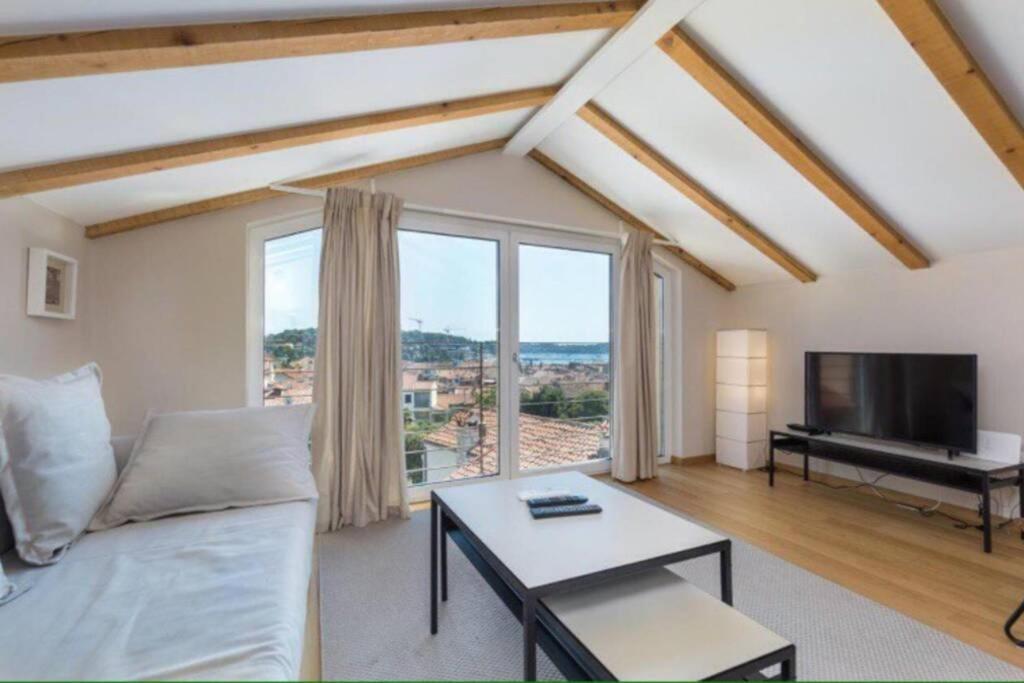 ロヴィニSea View House Fonteraアパートメント エクステリア 写真